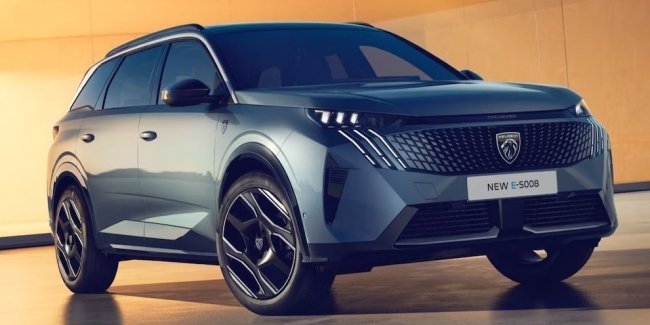 Le crossover Peugeot 5008 mis à jour entre sur le marché